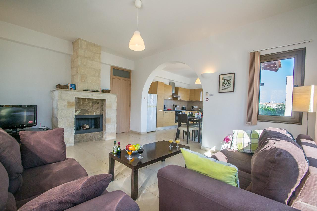 Rada'S Vacation Home Ayia Napa Exterior photo
